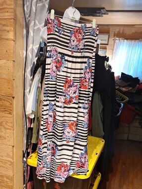 Dress By chelsey large strapless tube top maxi striped floral